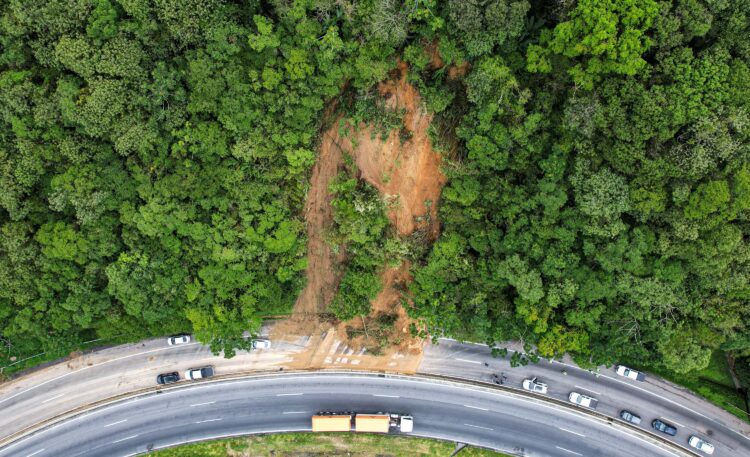 Estado assume obras para liberar tráfego na BR-277
